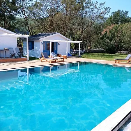 Kaya Bungalow *